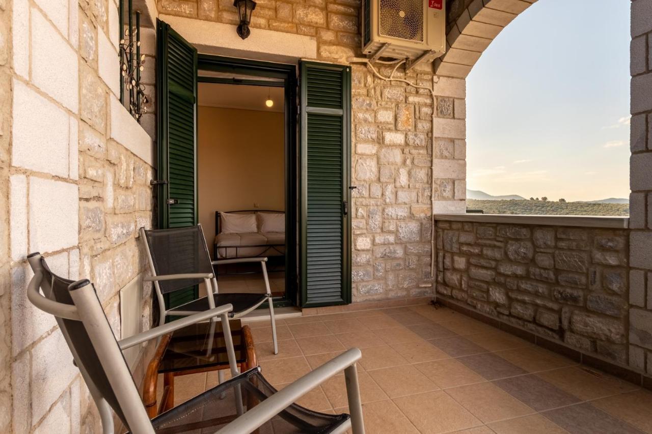 Papadeas Villas Megali Mantineia Exteriör bild