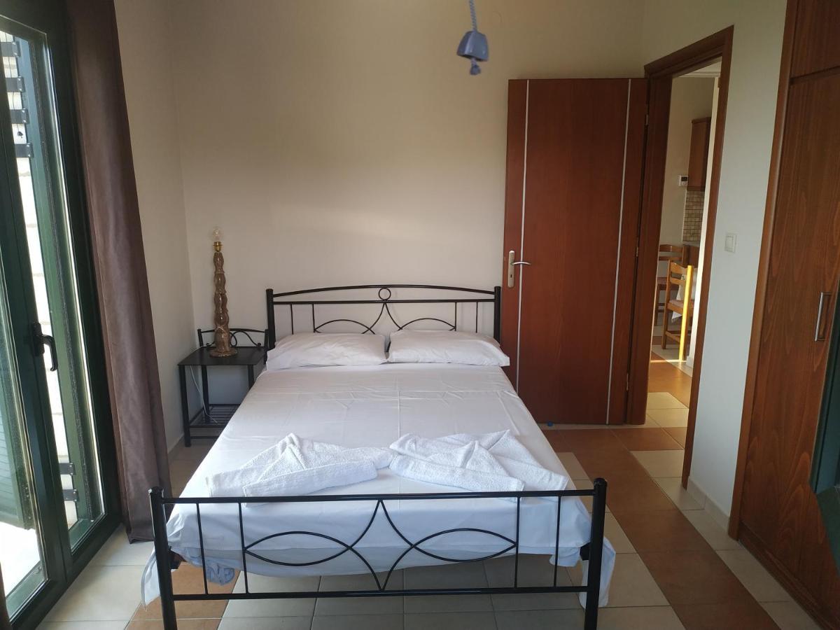 Papadeas Villas Megali Mantineia Exteriör bild