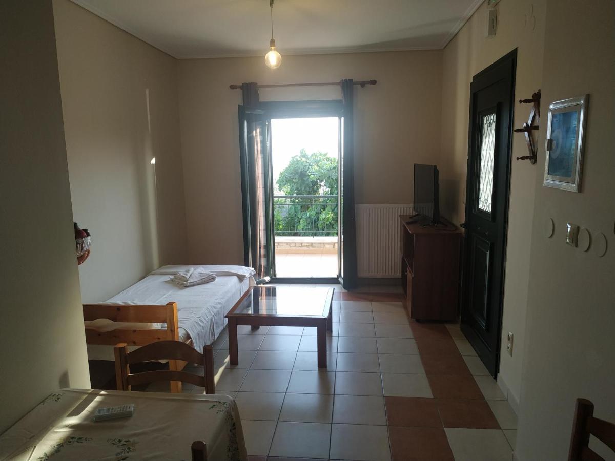 Papadeas Villas Megali Mantineia Exteriör bild